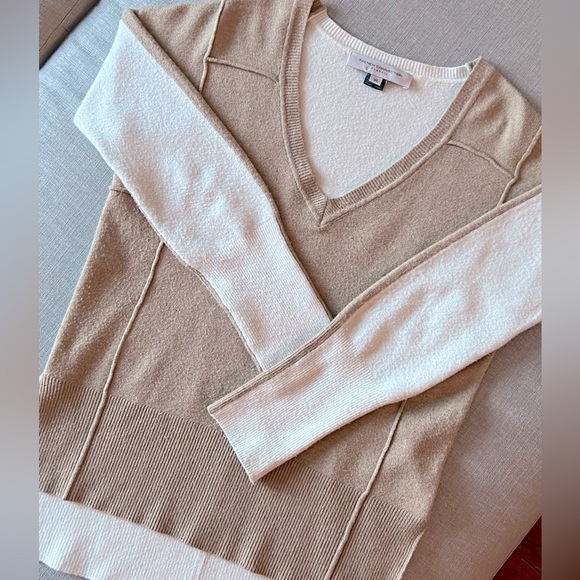 French Connection v-neck sweater - Sz XS - Picture 3 of 12